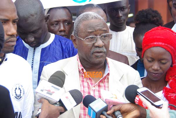 Mamadou Ndiaye, médiateur de l’Ucad, alerte sur le danger devant les guichets Ecobank