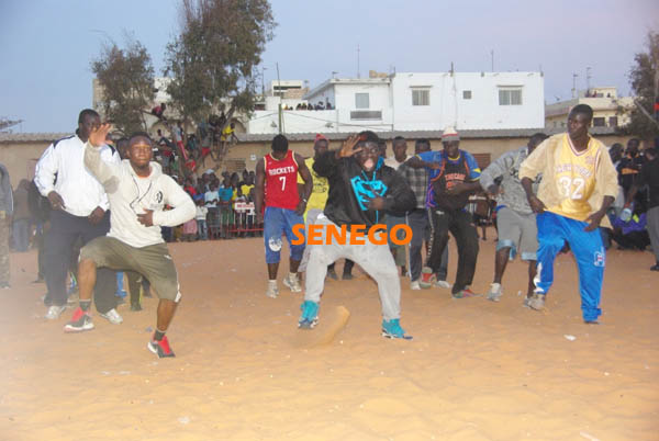 Regardez en direct Tapha Tine vs Gouye, Gui et Zoss vs Ama Baldé (Saison TNT)