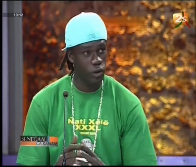 Vidéo: Tounkara cogne son invité rappeur