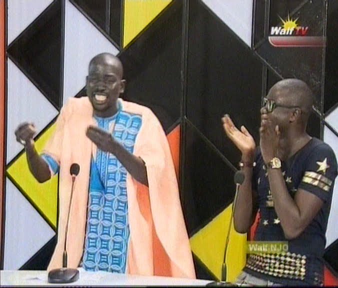 Vidéo: Madoumbé et son père dans Njogonal…à mourir de rire