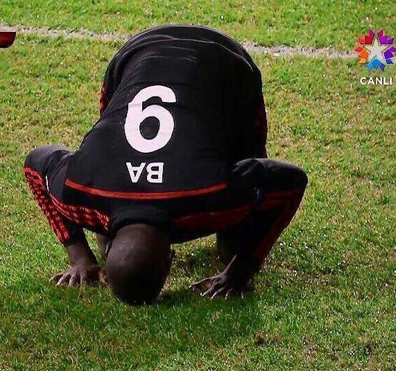 Koussanar : l’international sénégalais Demba Bâ va construire un daara dans la localité