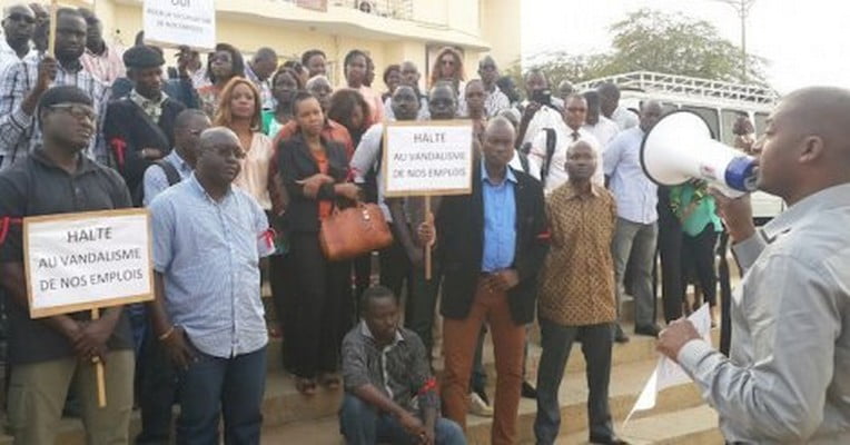 Les travailleurs de Tigo  manifestent dans la rue à Dakar ce samedi