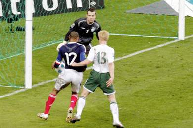 Révélations: Main de Henry contre l’Irlande, la FIFA a versé 5 millions d’euros à la fédé irlandaise