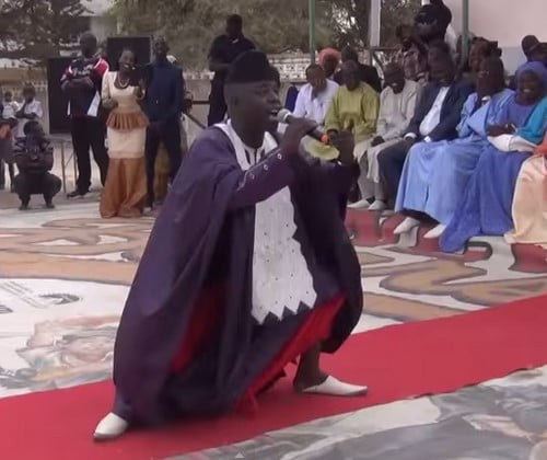 Vidéo: Khouthia met le feu à Guédiawaye… Regardez