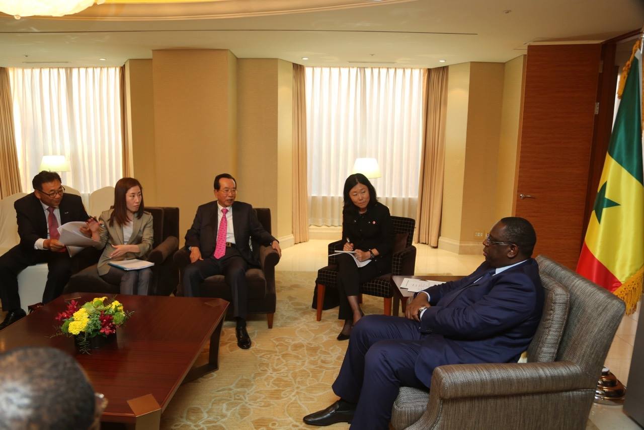Loin des turpitudes politico-judiciaires, Macky Sall vante les potentiels du Sénégal à Séoul