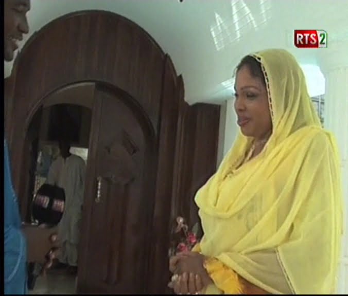 Vidéo: Spéciale Korité chez Diouma Dieng Diakhaté Regardez