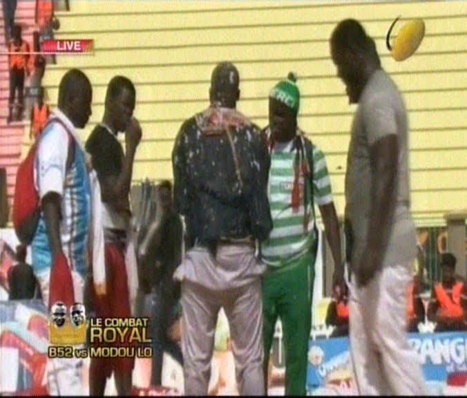 Vidéo: Les premières images de Modou Lô dans l’enceinte