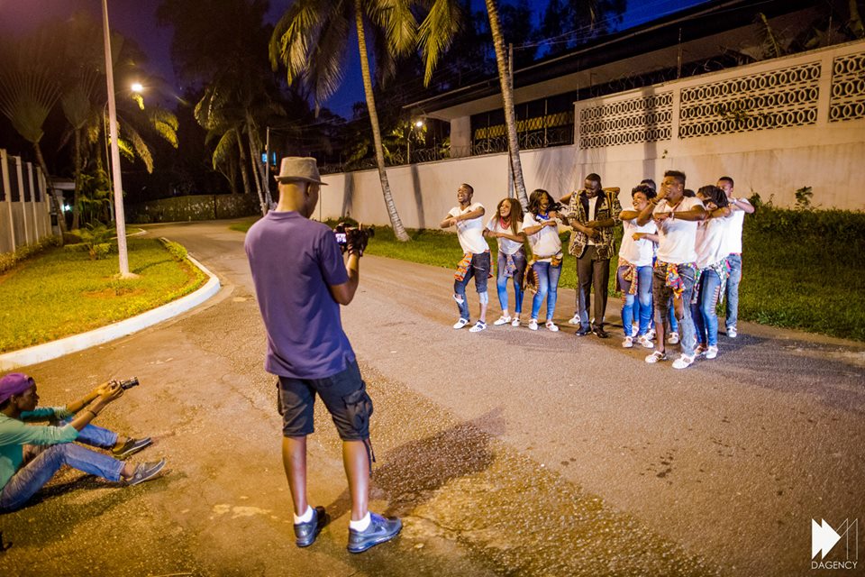 (10) Photos: Akon en tournage d’un nouveau clip contre Ebola