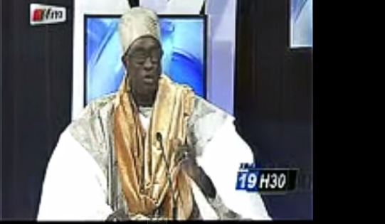 Vidéo: Le Grand Serigne de Dakar recadre l’imam de la Grande mosquée…