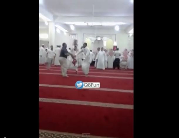 Vidéo- Violente bagarre dans une mosquée. Regardez