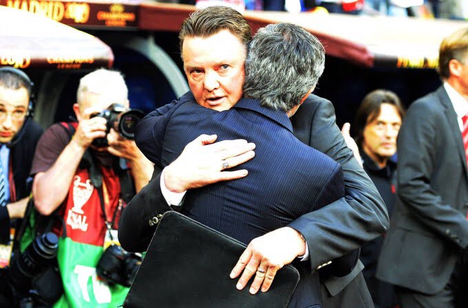 Louis Van Gaal vs  Mourinho, la boîte à histoire