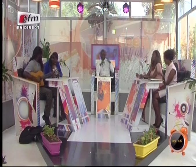 Vidéo: Le plateau de Yéwoulen transformé en scène de rappeurs et rappeuses