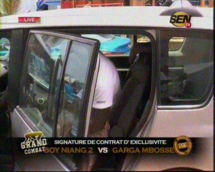 Vidéo – Signature contrat Boy Niang 2 / Garga Mbossé Regardez