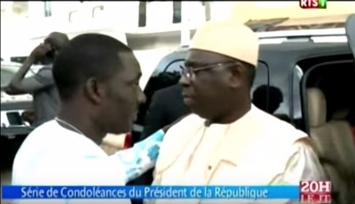 Vidéo: Macky Sall chez Doudou Ndiaye Rose, Vieux Sing Sing et Ngoné Ndour…