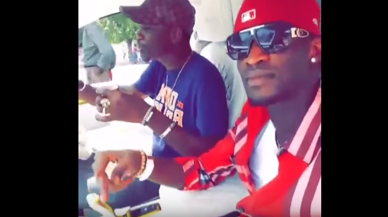 Vidéo: Wally Seck  s’éclate en voiture avec son ami footballeur Regardez