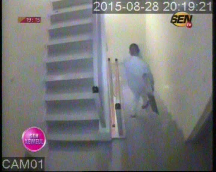 Vidéo: Le voleur de téléviseur se fait démasquer grâce aux caméras de surveillance. Regardez