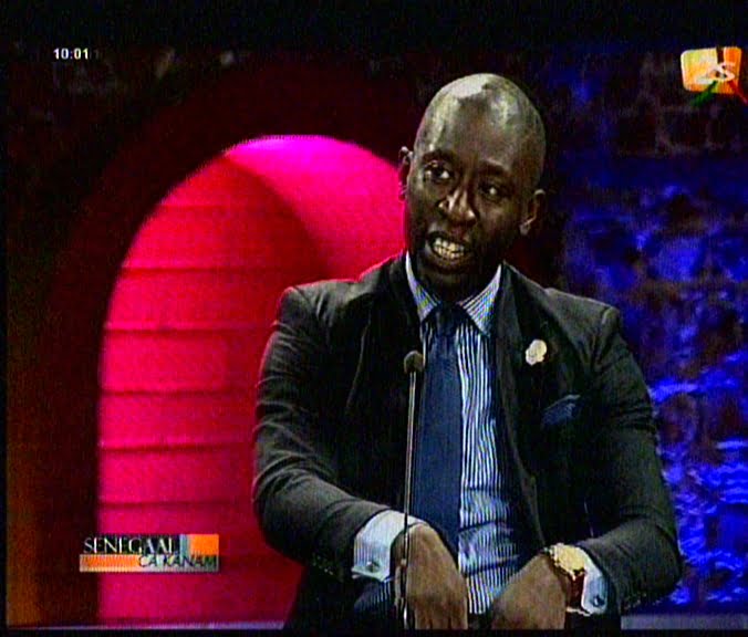 Vidéo- Touncara à son invité Salam Ndiaye jet setteur: « Tu ne connais pas des homosexuels…? » Regardez