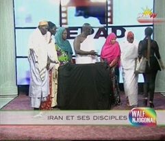 Vidéo: Comment faire le hadj à la Mecque avec le guide  Iran Ndao et ses disciples, version Sa Ndiogou