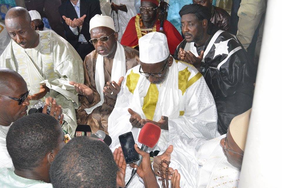 Vidéo: La prière de la Tabaski effectuée à la mosquée Omarienne