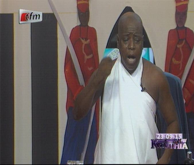 Vidéo-SIdi Lamine Niass en mode « Tahawayou Arafat »…version Kouthia