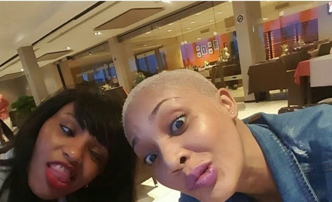 Vidéo: Adja Diallo et sa copine l’ex-gérante du Baramundi ont-elles déjà oublié leur copine Maty? Regardez