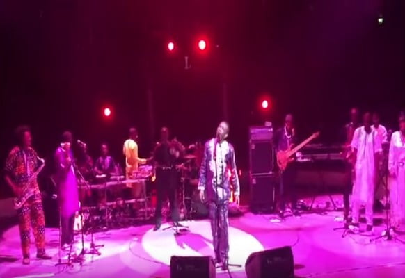 (Vidéo) Youssou Ndour en live dans « Wiri wiri » au Festival île de France 2015