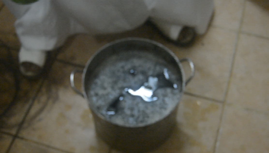 Vidéo: Baye Cisse, kawsara  Eau miraculeuse qui peut guérir plus de 50 maladies .Regardez