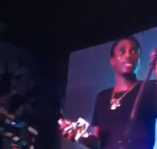 (Vidéo) Waly Seck gâté par ses fans de billets de banque… Regardez