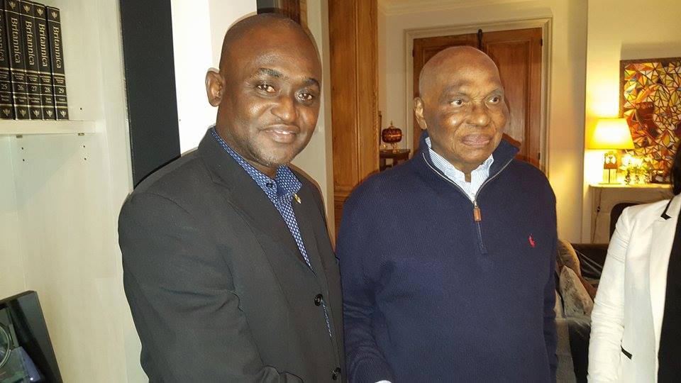 3 Photos- Le président Wade recevant à Versailles Abdoulaye Mamadou Guissé, président du parti Mcss Fulla Ak Fayda