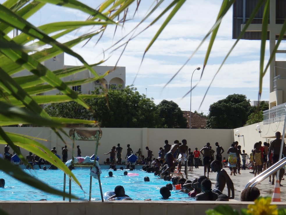 Piscine Olympique du Point E : un jeune homme de 20 ans meurt noyé dans les eaux