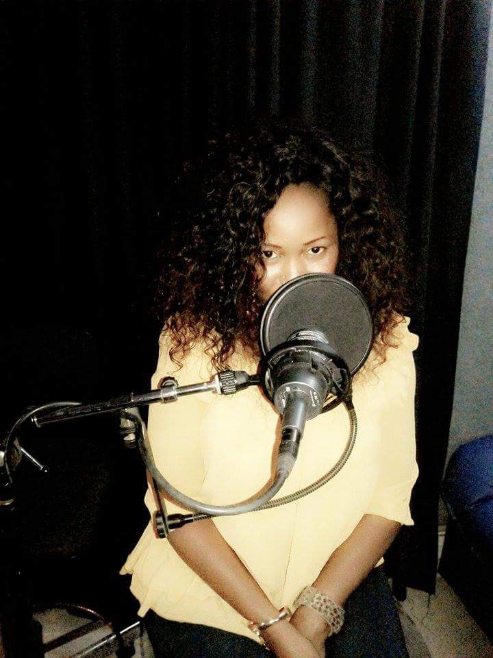 (3) Photos: Guigui en studio pour son premier album