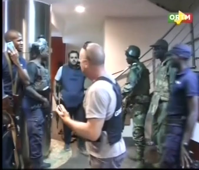 D’autre images de libération d’otages retenus à l’hôtel Radisson de Bamako