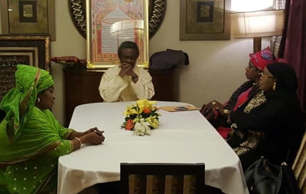 Vidéo: Serigne Modou Kara Mbacké réconcilie la chanteuse Mada Ba avec sa sœur.Regardez
