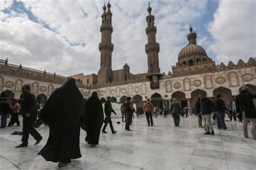 Égypte: Al-Azhar appelle à ne pas lier l’Islam aux slogans islamistes des terroristes