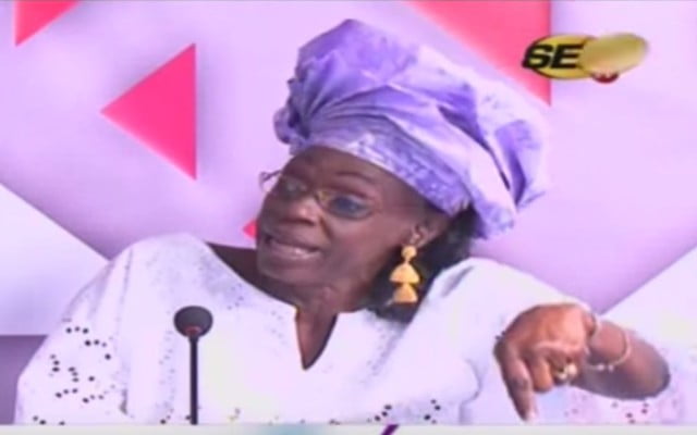 (Vidéo) Les Révélations de Maman Aicha: « des gens violent des fous pour devenir riche… »
