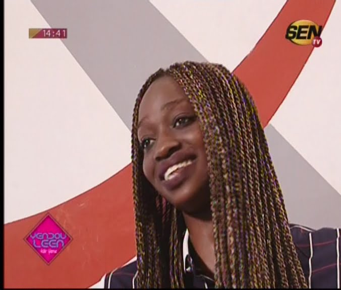 Vidéo:La voix de Leycha Diop, la fille qui  fait le buzz dans Yendoulène…