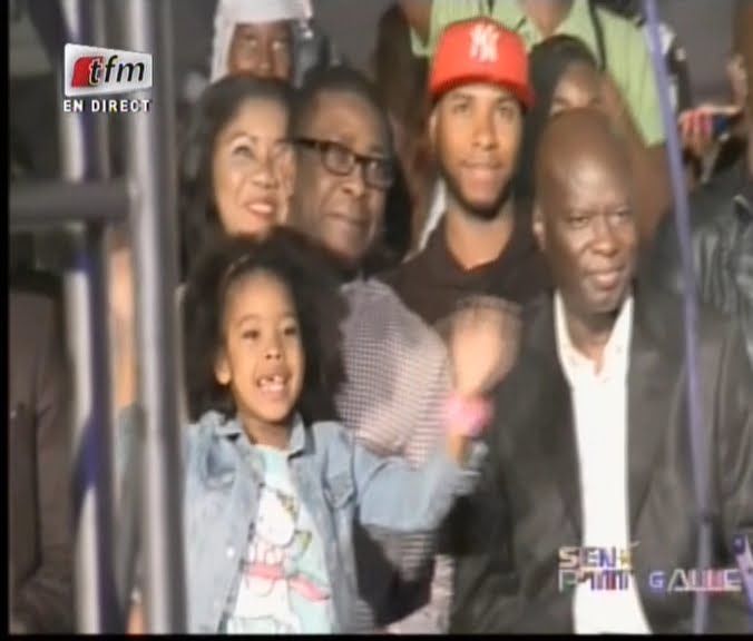 Vidéo: Monsieur Tombala raille Youssou Ndour  devant son épouse. Regardez