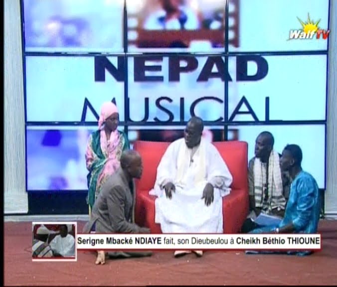 Vidéo- Serigne Mbacké Ndiaye fait son « djebelou » à Cheikh Béthio…version Sa Ndiogou