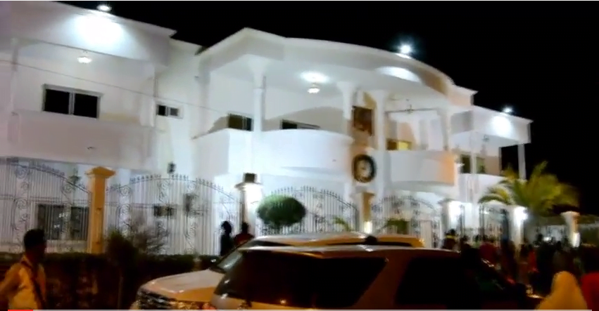 Vidéo: Touba-Janatul Mahwa: Le luxueux palais de Cheikh Bethio…