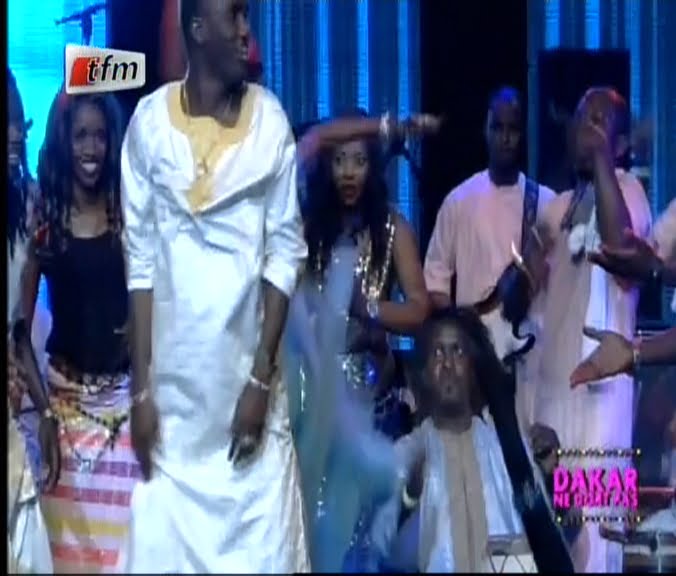 Vidéo: Waly Seck met le feu à la soirée de Soda Bousso. Regardez