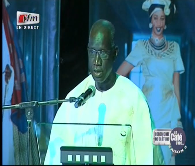 Vidéo: Affaire des sacs à main, Le ministre Magnick Ndiaye apporte son soutien à Wally Seck. Regardez