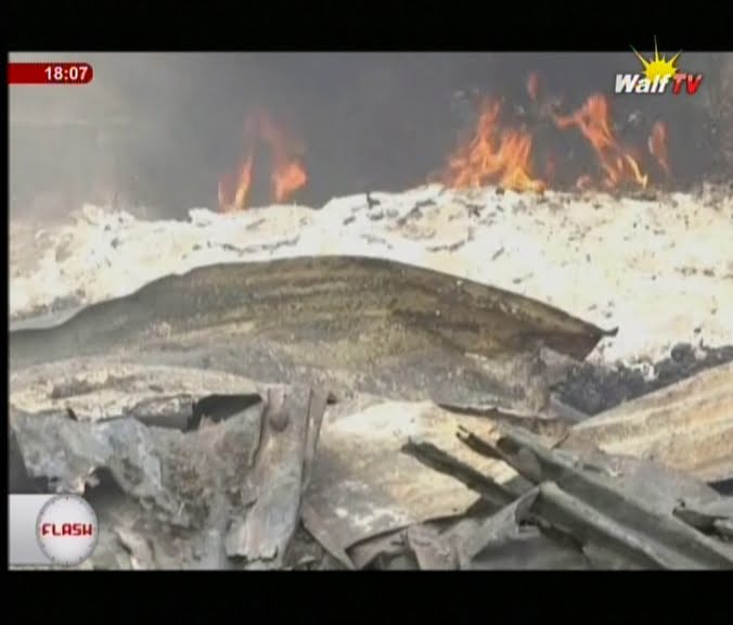 Vidéo:Incendie au marché Guedj de Kaolack, une Vingtaine de cantines réduites en cendre Regardez