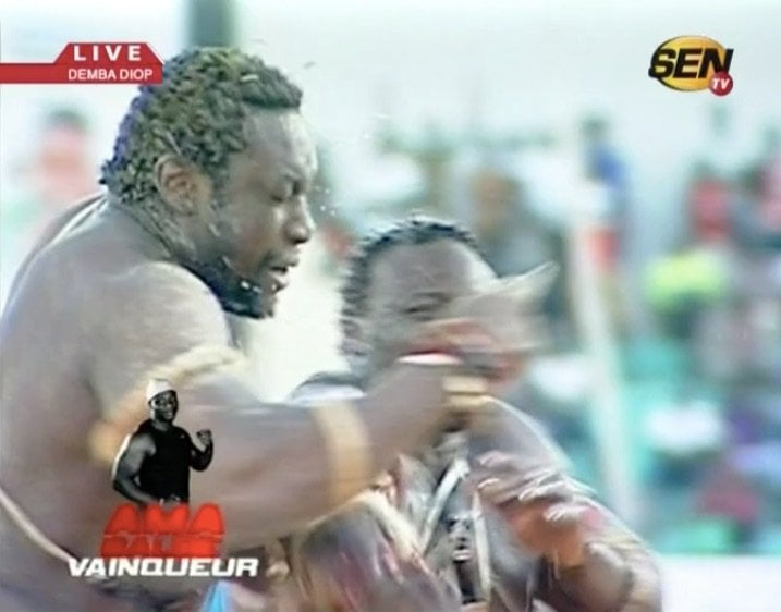 Vidéo: Intégralité du combat Ama Baldé vs Gouy Gui. Regardez