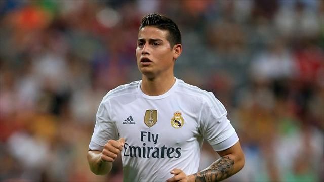 Real : James sur un siège éjectable