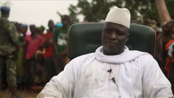 Vidéo-Yaya Jammeh va plus loin sur le port du voile dans les administrations obligatoire…