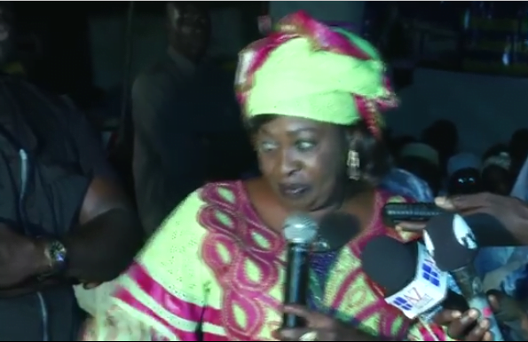 Vidéo-Ndèye Gaye Cissé, responsable libérale fusille Macky : « Il est méchant… ». Regardez