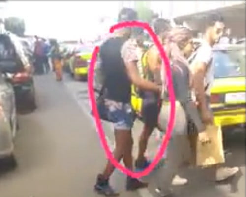 (Vidéo) Le phénoméne des sacs à main en plein centre ville de Dakar