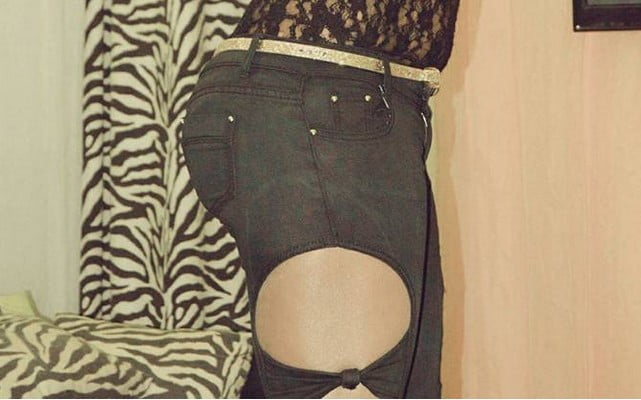 (Photos) L’éternelle sexy Guigui arbore un legging déchiré…