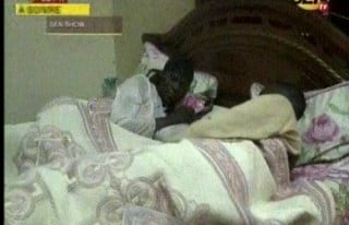 Audio: un voleur entre dans sa chambre à 11 heures du matin, vole son portable et son sac d’…