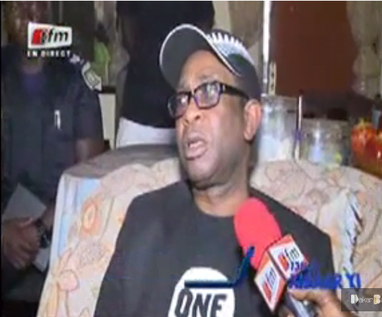 Vidéo-Gambie: Youssou Ndour a rendu visite à la famille de Moussa Ngom…Regardez